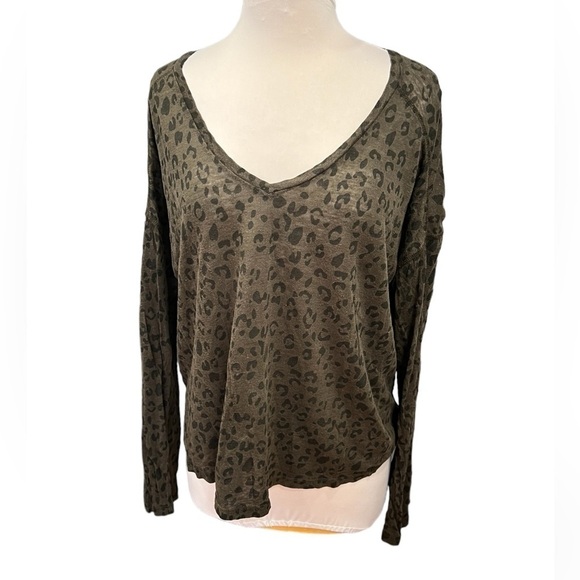 Rails Tops - Rails Sami Olive Cheetah Long Sleeve V Neck - Large